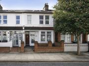 Apartment In Heysham Road, London N15