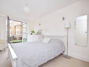 apartment in Quaker Street