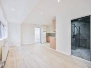 apartment in Rosebery Road, N10