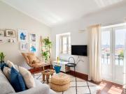 2BDR Apartment in Rua das Trinas, Lisboa with 65 m²