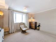 apartment in Sloane Avenue