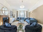 apartment in St Georges Court, Gloucester Road SW7...