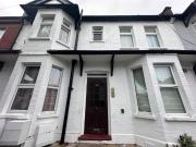 Apartment In Terront Road N15