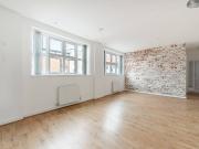 apartment in Whippendell Road