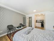 Apartment London London 93829156