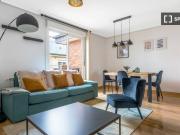 Piso en alquiler de 2 dormitorios en Valdeacederas, Madrid