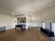 Apartment on quite and leafy street