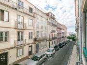Apartment Renovated 3 bedrooms for rent Mercês Lisboa...