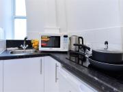Apartment to Rent: Hill Street, W1