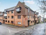 Apartment to rent in Alexandra Lodge, Warren Road,...