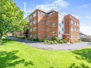 Apartment to rent in Bassett Court, Bassett Avenue,...
