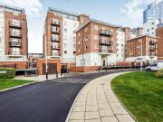 Apartment to rent in Brecon House, The Canalside,...