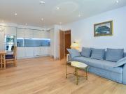apartment to rent in Chiswick High Road, London, W4