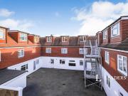 Apartment to rent in Commercial Road, Eastbourne, BN21 |...