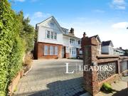 Apartment to rent in Dyke Road, Brighton, East Sussex,...