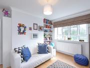 apartment to rent in Glazebrook Close, London, SE21