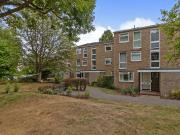 Apartment to rent in Harrowdene Gardens, Teddington,... Apartment to rent in Harrowdene Gardens, Teddington,...