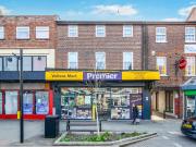 Apartment to rent in High Street North, Dunstable,...