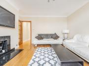 apartment to rent in Kings Avenue, London, SW4