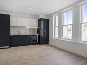 apartment to rent in Mitcham Lane, London, SW16