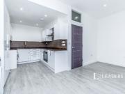 Apartment to rent in Mitcham Road, Croydon, CR0 | Leaders