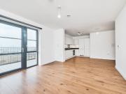 apartment to rent in New Road, Dagenham, RM9