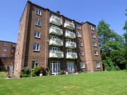 Apartment to rent in Queens Court, Hill Lane,...