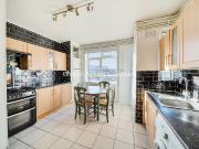 apartment to rent in Queens Row, London, SE17