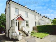 Apartment to rent in Reigate Hill, Reigate, Surrey, RH2...