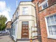 Apartment to rent in Shenfield Road, Brentwood, Essex,...