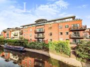 Apartment to rent in St. Wulstans Court, Bath Road,...