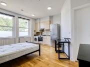 apartment to rent in Uxbridge Road, London, W3