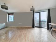 apartment to rent in Victoria Road, Acton, London, W3