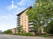 Apartment to rent in Victoria Way, Woking, GU21 | Leaders