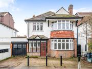 apartment to rent in Woodside, London, SW19