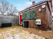 Apartment to rent in Worplesdon Road, Guildford, Surrey,...