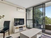 apartment Unit 301/81 Queens Road, Melbourne