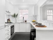 Apartment with 2 bedrooms & 1 bathroom Apartment with 2 bedrooms & 1 bathroom