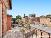 Apartment with 2 bedrooms, 1 bathroom & parking for 1 car