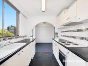 Apartment with 2 bedrooms, 1 bathroom & parking for 1 car