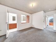 Apartment with 2 bedrooms, 1 bathroom & parking for 1 car