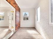 Apartment with 2 bedrooms, 1 bathroom & parking for 1 car