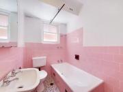 Apartment with 2 bedrooms, 1 bathroom & parking for 1 car