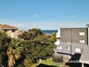 Apartment with 3 bedrooms, 1 bathroom & parking for 1 car