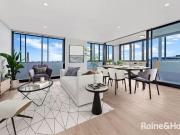 Apartment with 3 bedrooms, 2 bathrooms & parking for 3 cars