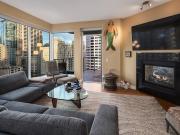 Apartment with pool