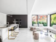Apartment with pool
