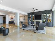 Apartment with pool