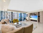 Apartment with pool