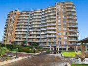 Apartment with Resort Style Living & Unbeatable Convenience!